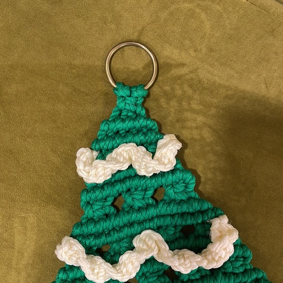 Vintage Macrame Christmas Tree Hanger - Picture 2 of 5